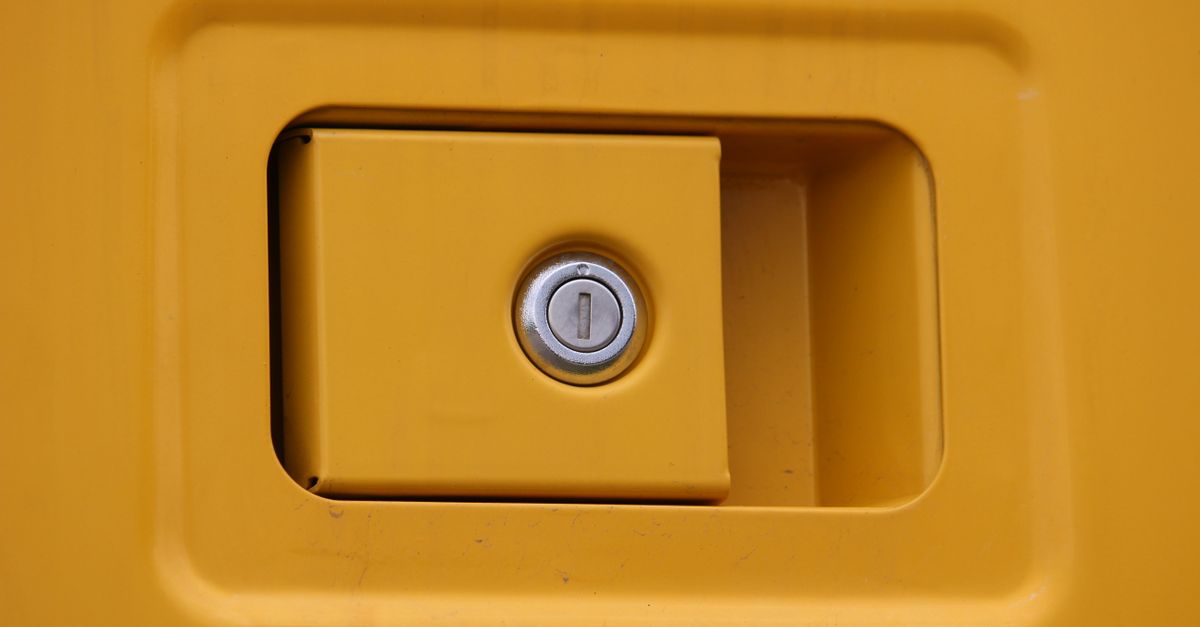 door security hardware — Expert Locksmith Pros