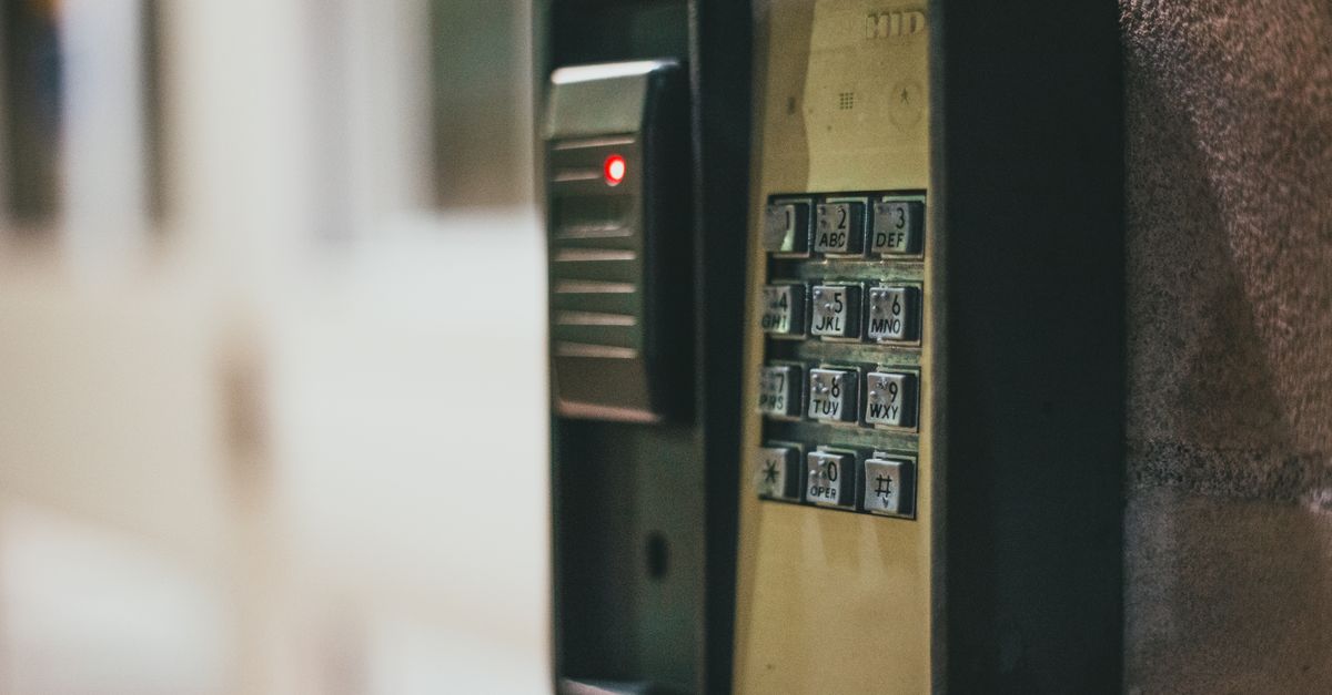 door security hardware — Expert Locksmith Pros
